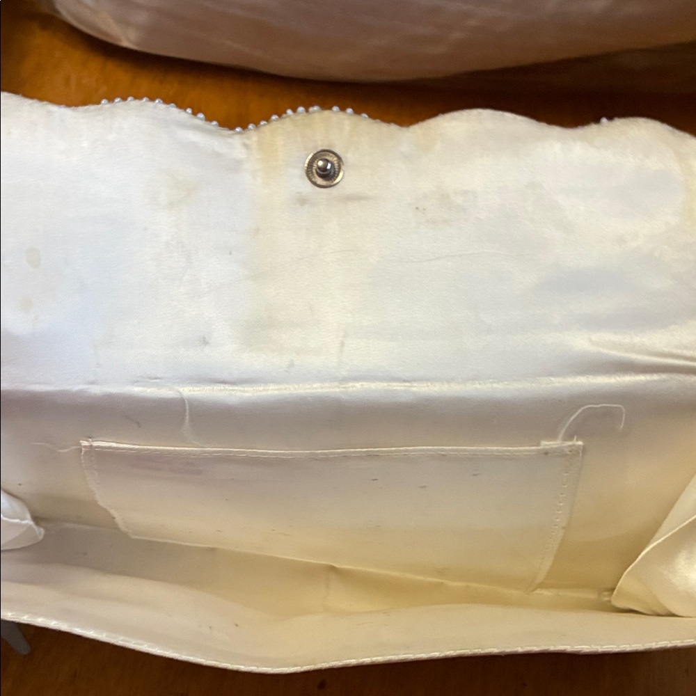 Elegant White Beaded Clutch - Picture 5 of 7